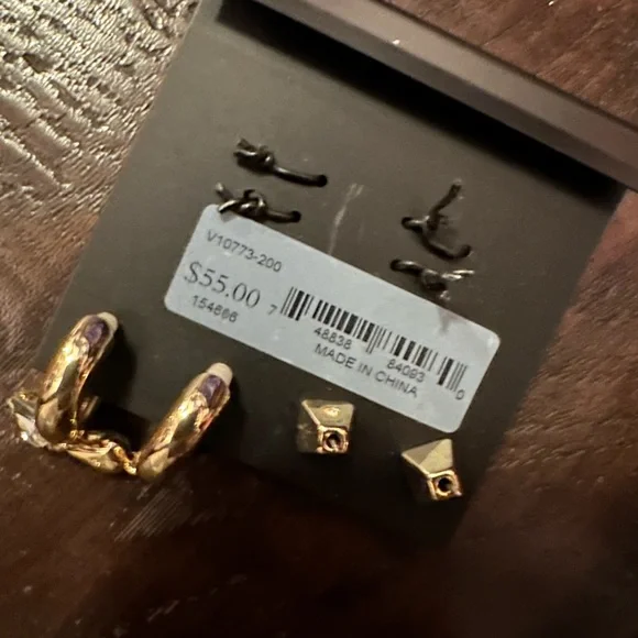 3 pairs Gold Earrings and ear cuffs - Picture 2 of 2